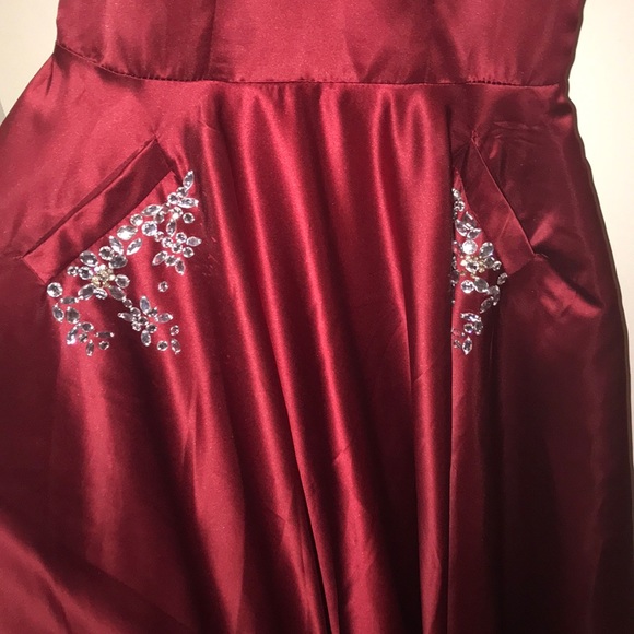 Dress - Picture 3 of 5